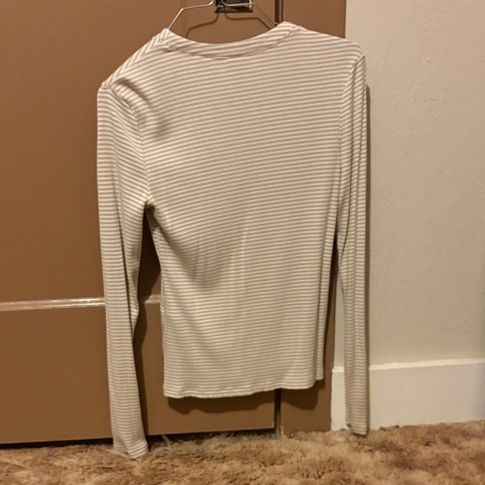 Women’s Levi's Cream Striped Long Sleeve Top size small - Picture 3 of 3